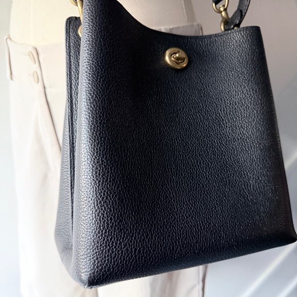 Coach Charlie Bucket Bag 21 Crossbody In Pebble Leather Black/Gold - Picture 3 of 13